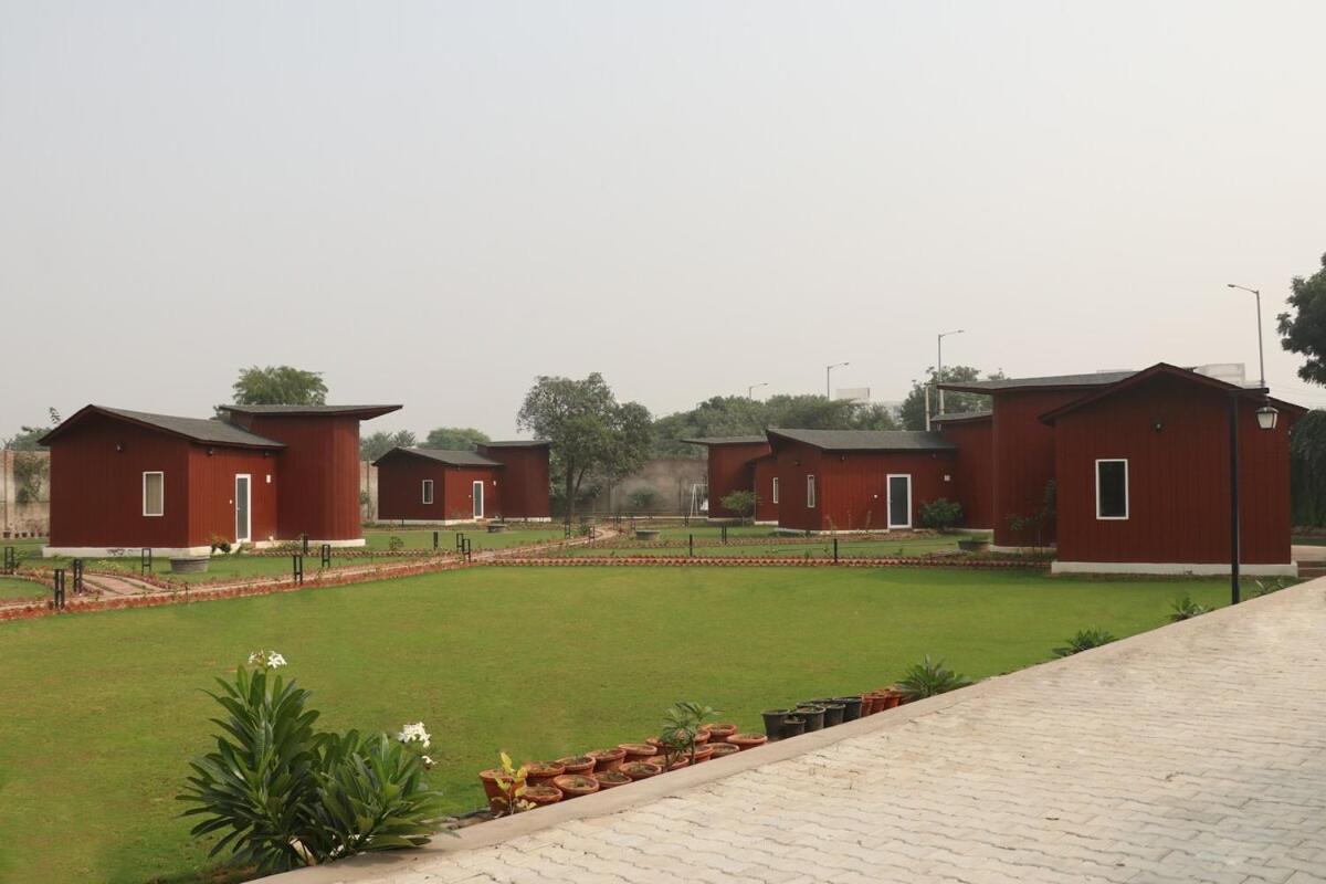 The Bageecha Bed & Breakfast Vrindavan Bagian luar foto